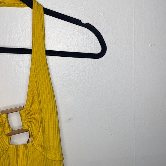Tops - 🦋Yellow bodysuit!
